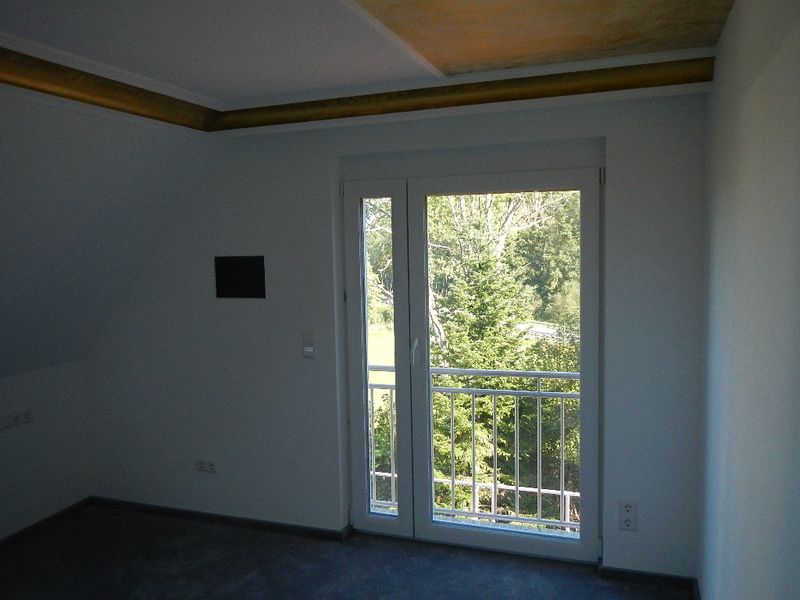  Stilvolle 2-Zimmer-DG-Wohnung mit EBK in Welzheim